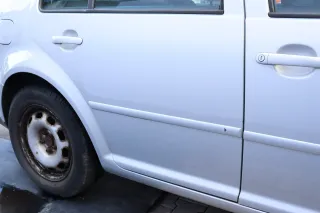 VW Bora Tür hinten rechts nur Limousine silber grau LB7Z - Bild 3