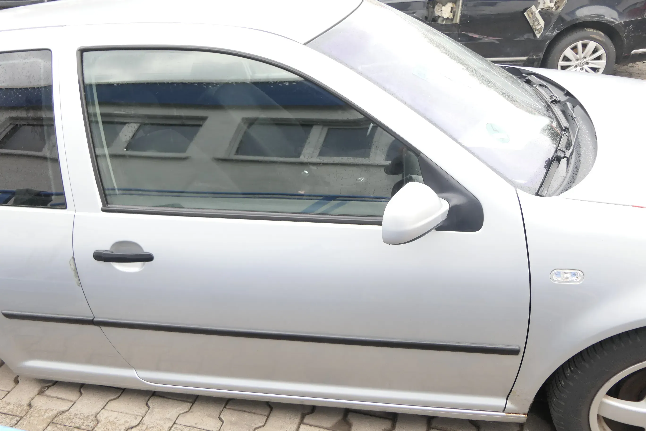 VW Golf 4 Tür vorne rechts Beifahrertür 2/3-Türer LA7W silber grau ohnAnbauteile - Bild 1