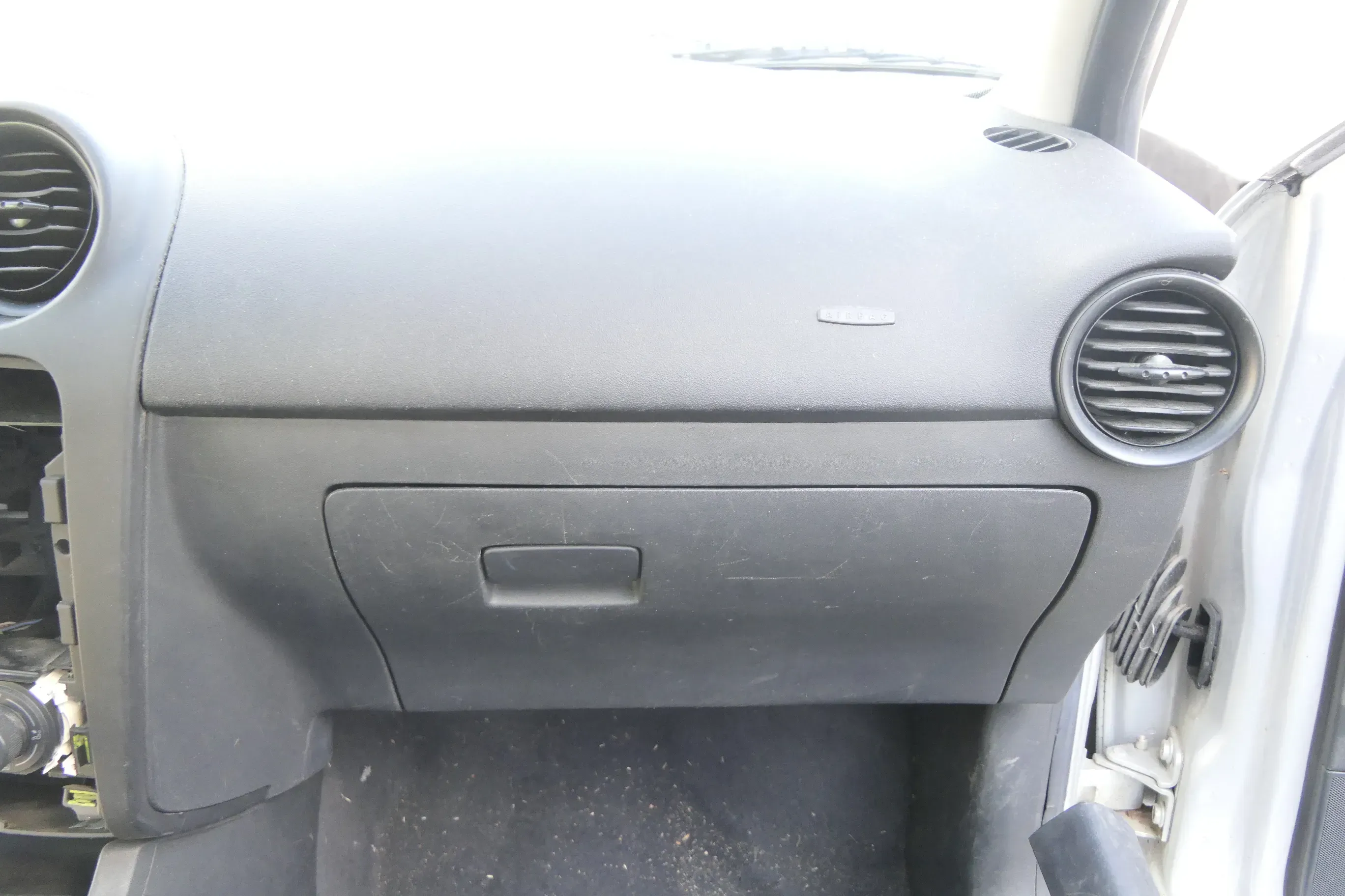 Seat Ibiza 6L Handschuhfach Handschuhfachdeckel Deckel Klappe schwarz Kratzer nh - Bild 1