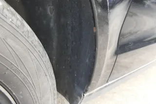 VW Polo 9N Kotflügel vorne links schwarz L041 bis ca.Bj.2004 - Rost - Bild 2