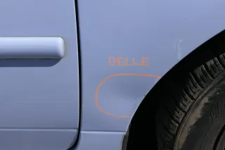 VW Lupo 6X Kotflügel vorne rechts grau blau LR5D - Delle - Bild 4