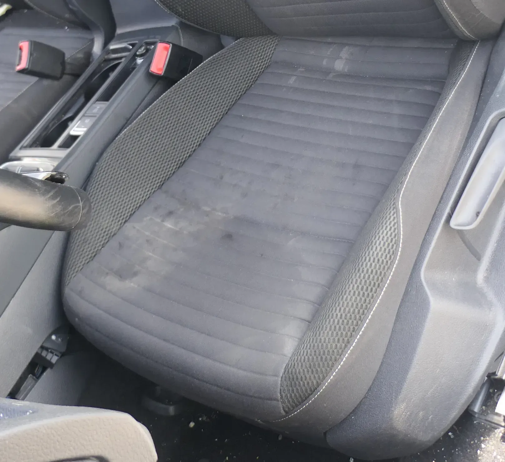 Golf 7 5G nur Bezug von Sitzfläche für Sitz Fahrersitz vorne links BEZUG!+Polste - Bild 1