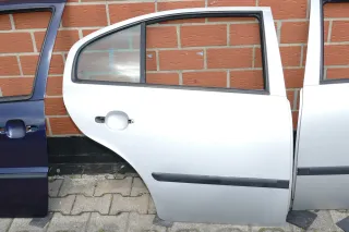 Skoda Octavia 1U Limousine Tür hinten rechts silber 9102 (keinKOMBI!) - Bild 1