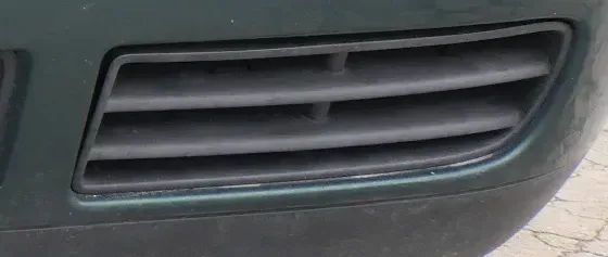 Stück Golf 4 1E Cabrio Gitter in Stoßstange vorne Frontstoßstange Blende links - Bild 1