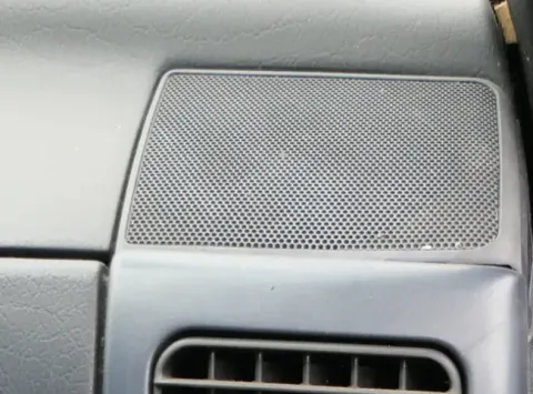 2x Golf 3 1E 4 1H Cabrio ABDECKUNG für Lautsprecher vorne rechts / links Gitter
