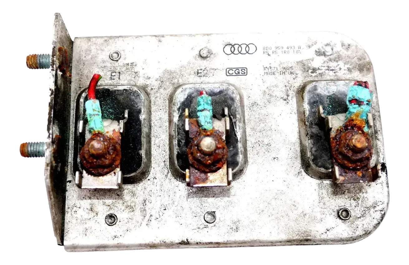 Audi A4 Passat 3B Steuergerät Lüfter Vorwiderstand Lüftersteuergerät 8D0959493A - Bild 1