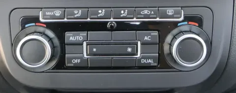 VW Passat 3C Steuergerät Klimaanlage Klimabedienteil 5K0907044BC Sitzheizung