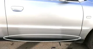 Audi A4 B5 NUR Zierleiste Leiste Abdeckung Tür vorne rechts unten schwarz - Bild 2