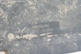 VW T5 7H Unterbodenverkleidung Verkleidung links unten Abdeckung Unterfahrschutz - Bild 5