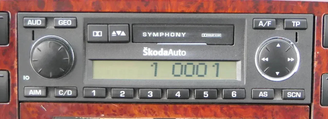 Skoda Superb 3U Radio Symphony Kassette mit Code SkodaAuto - Bild 1