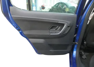 1x Skoda Fabia 5J Stufenheck Türverkleidung Verkleidung Tür hinten links Griff - Bild 1
