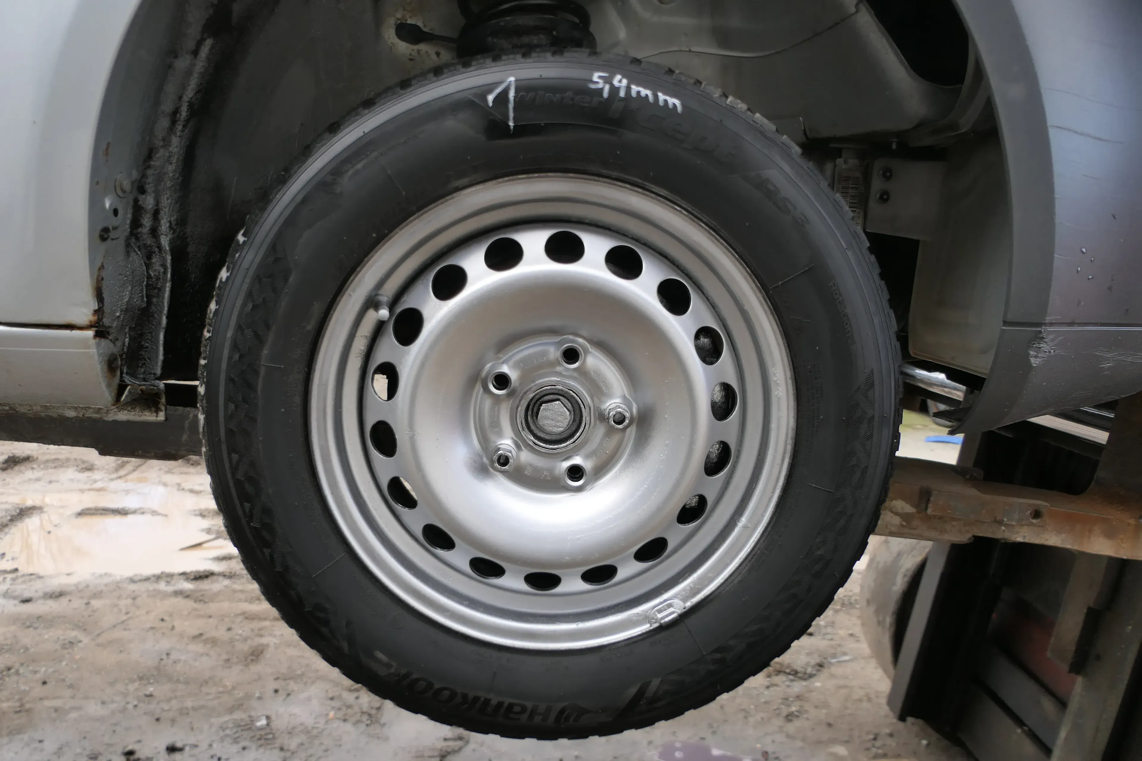4x Felgen Caddy 2K 195/65 R15 Winterreifen Felge 6jx15H2 ET47 Reifen 6-7mm - Bild 1