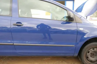 VW Fox 5Z Tür vorne rechts Beifahrertür blau LL5M - ohne Anbauteile - Bild 2