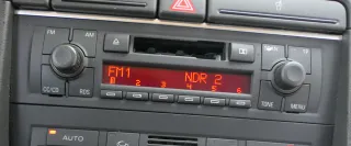 Audi A4 8E Radio Audi Kasette Original chorus inkl. Code 8E0035152 8E0 035 152 L - Bild 1