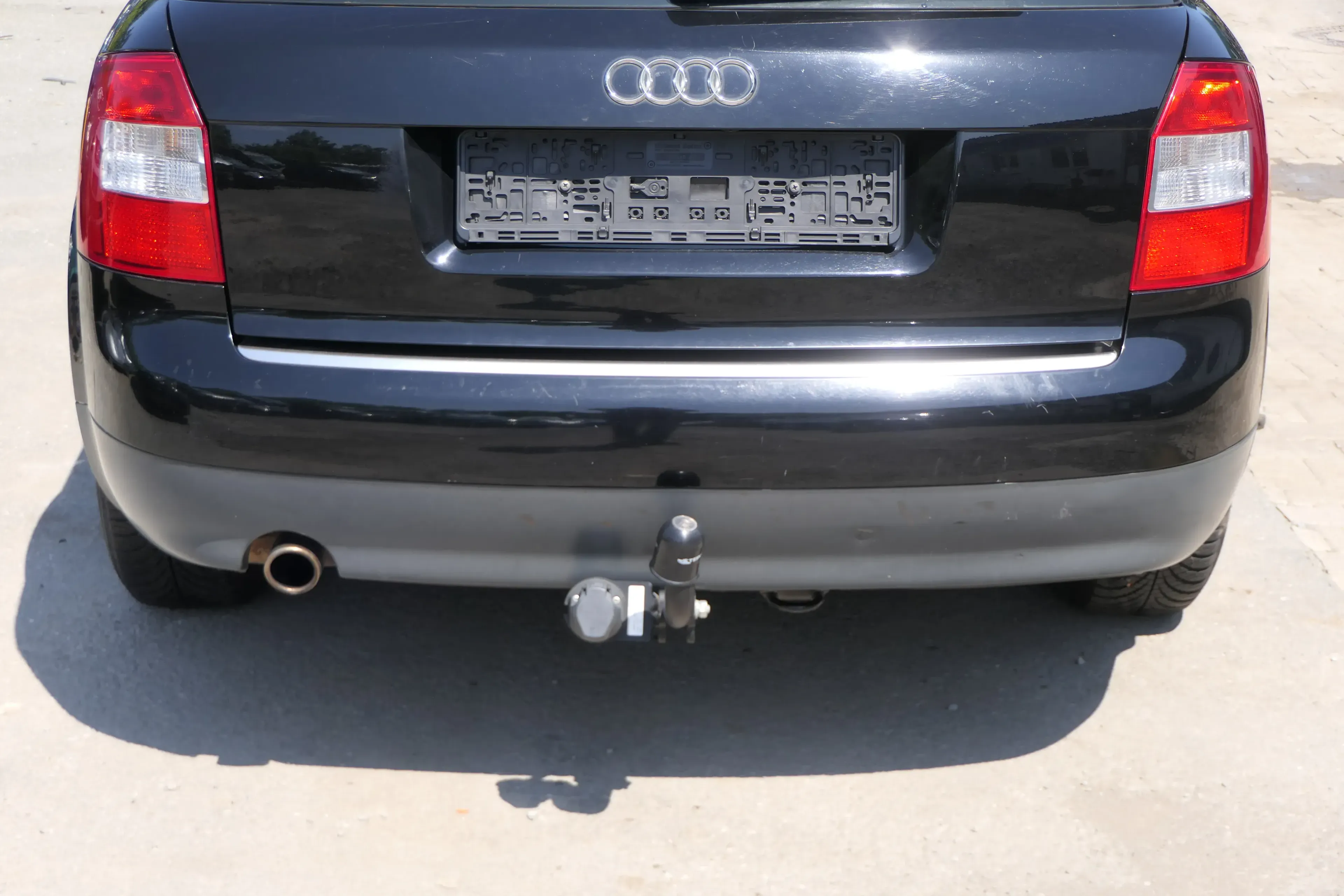 Audi A4 8E B6 Kombi Avant Stoßstange hinten mit Spoiler schwarz LY9B - Bild 1