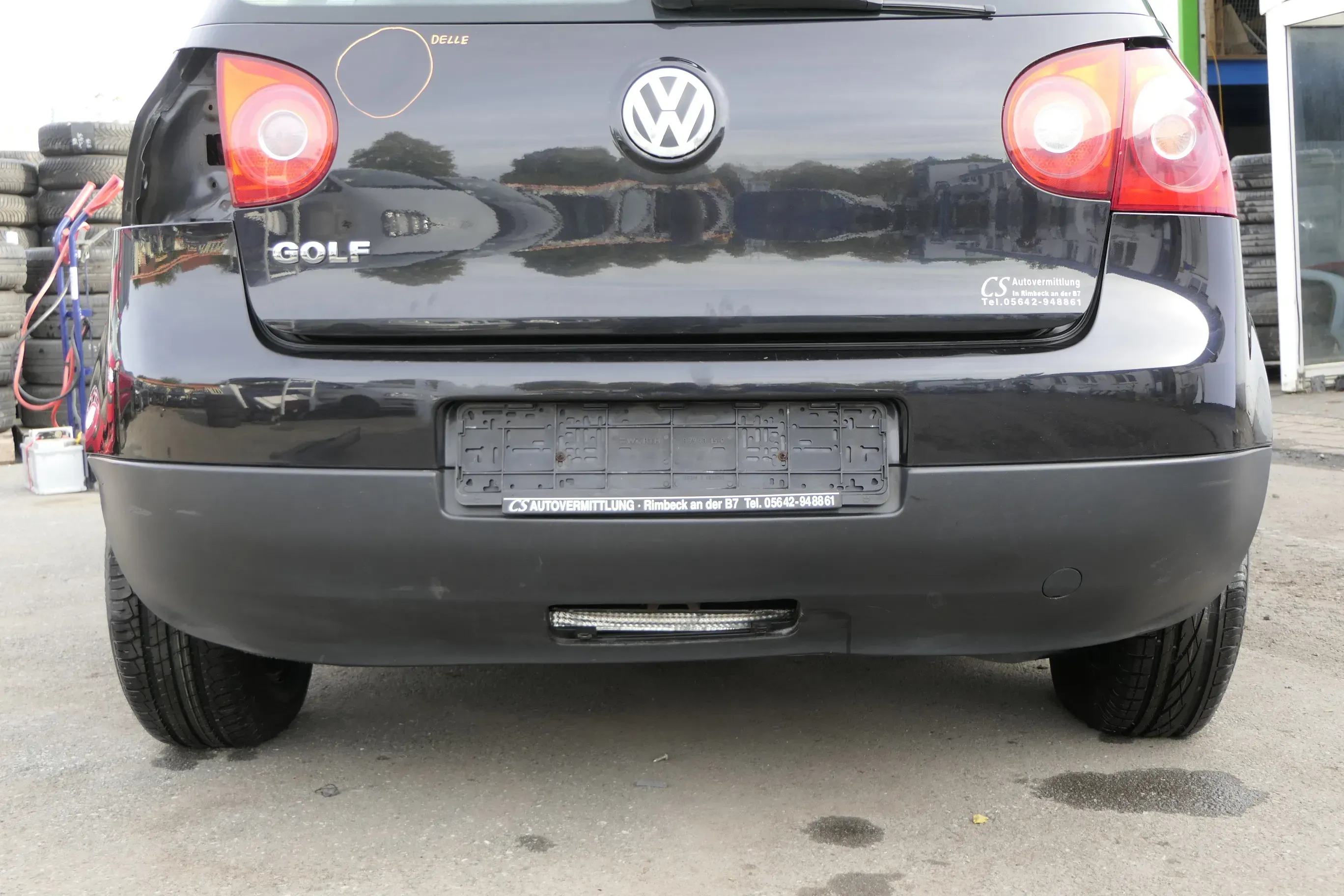 VW Golf 5 1K Limousine Stoßstange hinten Heckstoßstange schwarz LC9Z AHK auschni - Bild 1