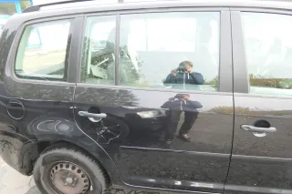 VW Touran 1T 1T3 Tür hinten rechts schwarz LC9Z mit Scheibe - Bild 1