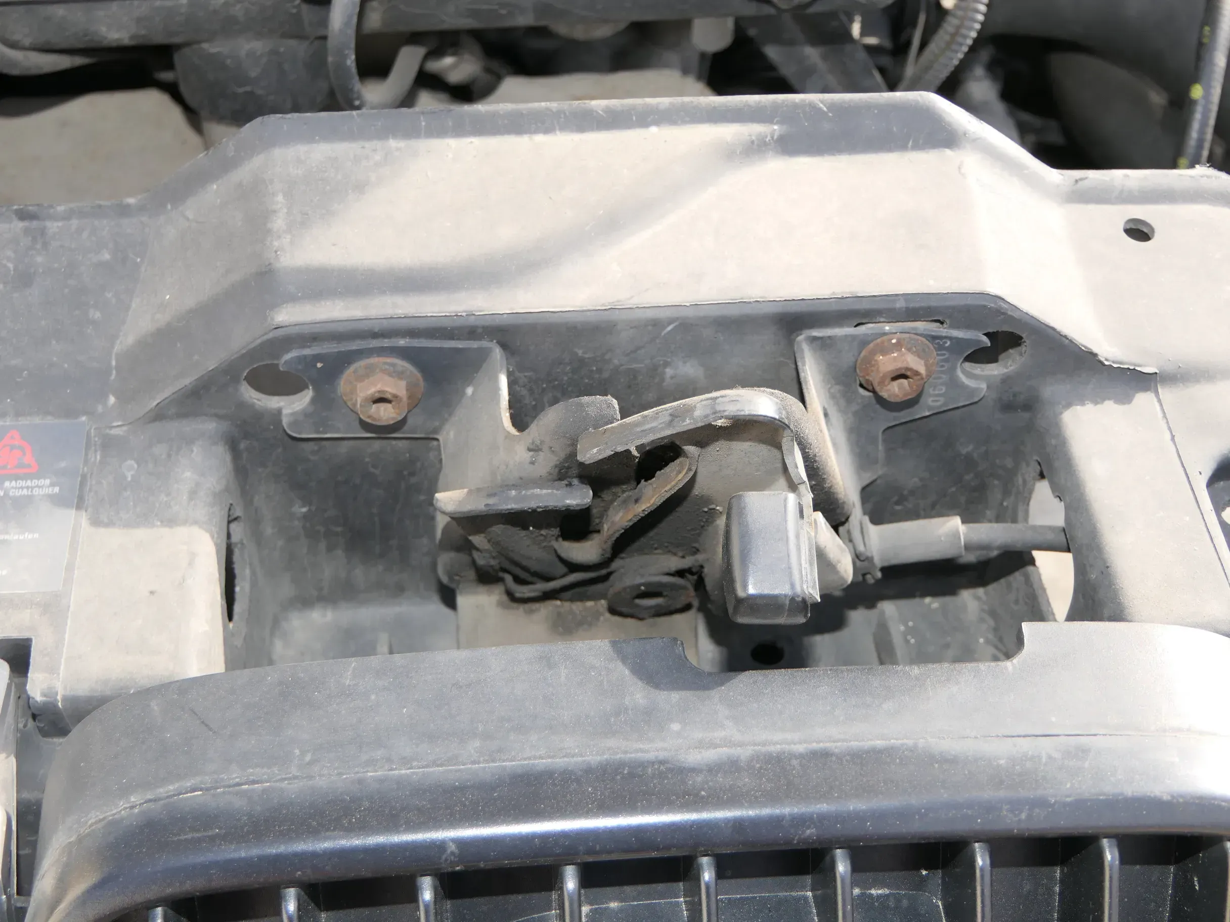 Seat Arosa Motorhaube Motorhaubenschloß Schloß Klappenschloß vorn Facelift - Bild 1