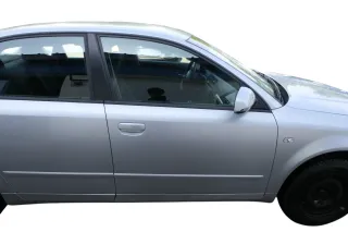 Audi A4 B6 8E nur Türblatt vorne rechts Beifahrertür silber LY7W Kombi+Limo Tür - Bild 1