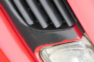 VW Polo 6N Kühlergrill Grillleiste vorne Leiste Grill schwarz / rot - Bild 4