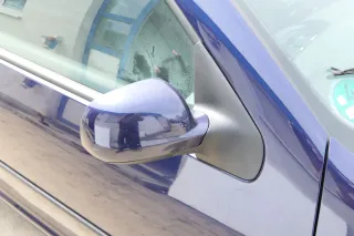 VW Golf 4 Bora elektrischer Spiegel vorne rechts Außenspiegel blau LB5N Glas - Bild 1