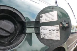 VW Passat 3B Limousine Tankdeckel Klappe Tankklappe Deckel Tank grün LC6N - Bild 2