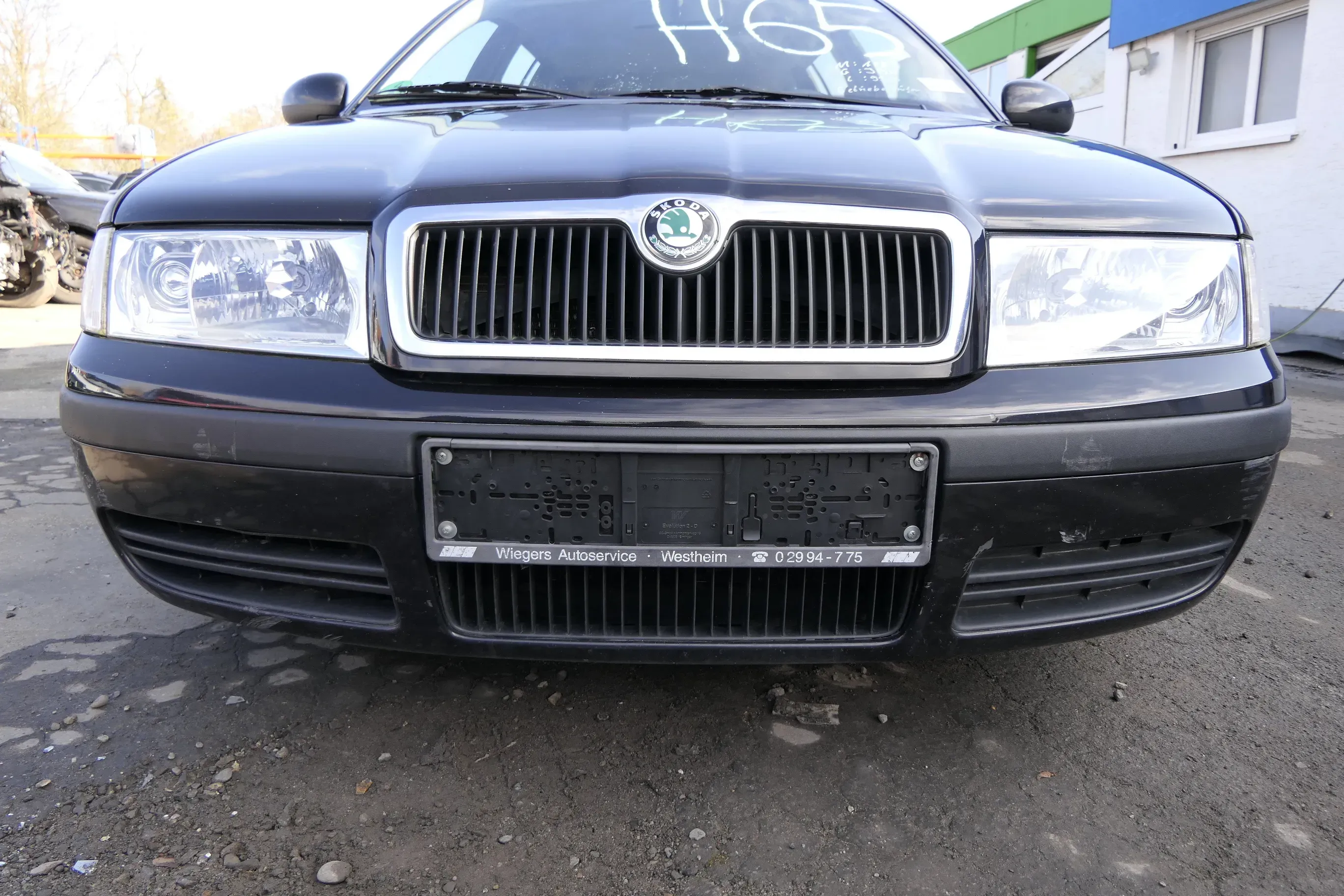 Skoda Octavia 1U Stoßstange vorne Frontstoßstange schwarz LF9R abBj.2001 - Bild 1