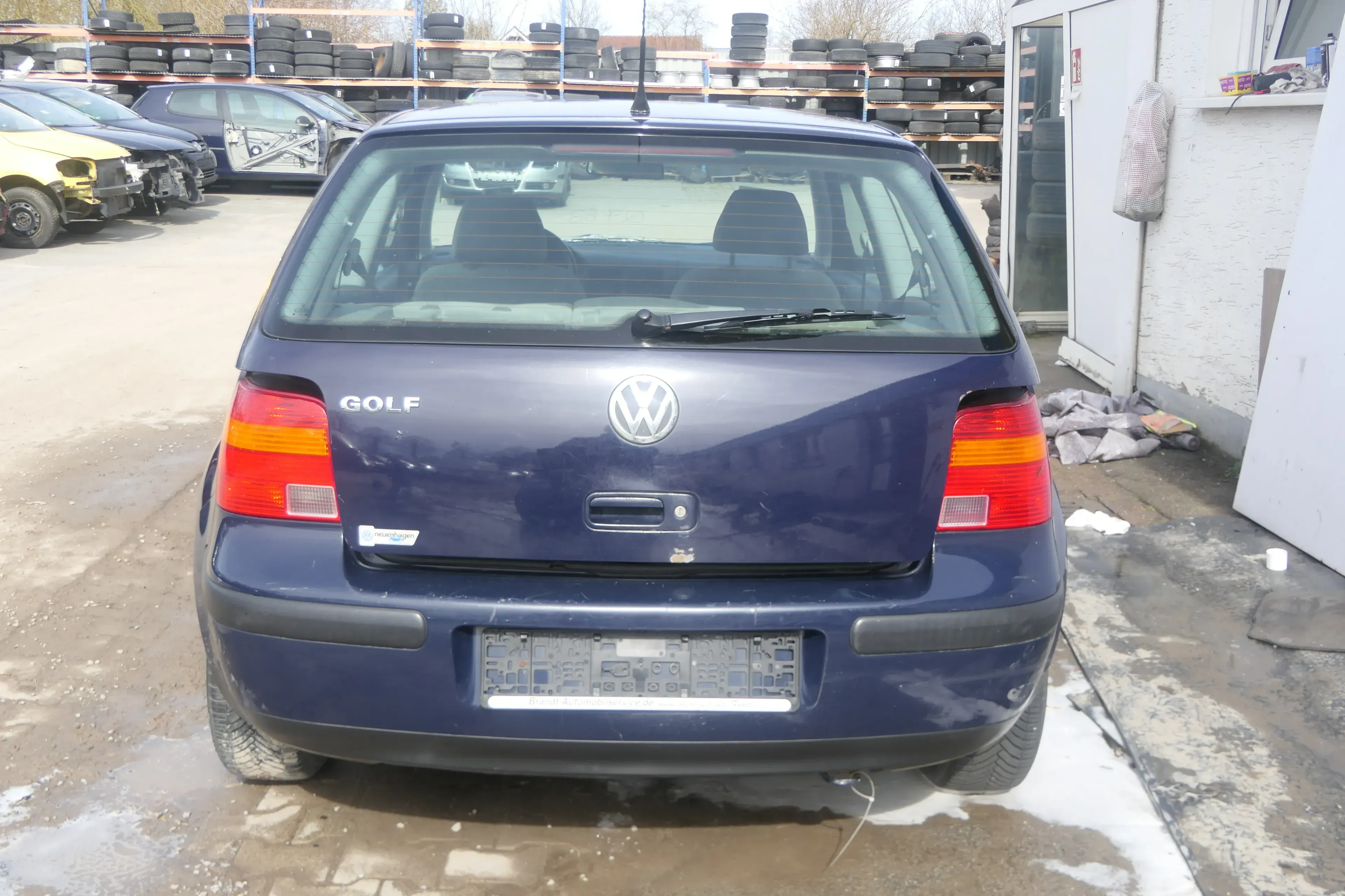 VW Golf 4 Limousine Stoßstange hinten Heckstoßstange Stoßfänger blau LA5G - Bild 1