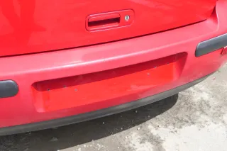 VW Golf 4 Limousine Stoßstange hinten Heckstoßstange Stoßfänger rot LY3D - Bild 5