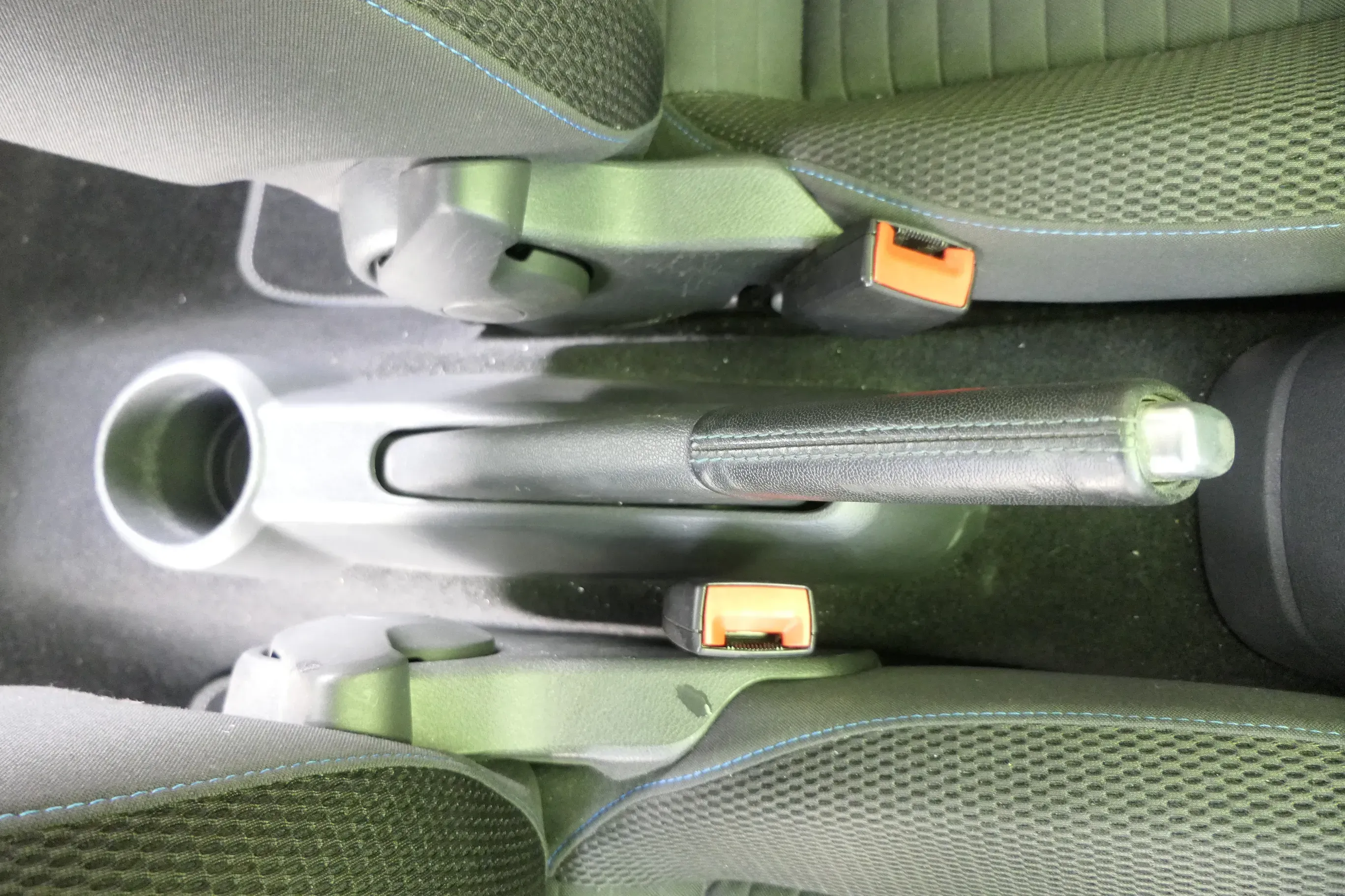 VW Up Mii Handbremse Feststellbremse Handbremshebel schwarz Leder schwarz blau - Bild 1