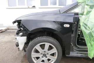 Seat Ibiza 6J Kotflügel vorne links schwarz LC9Z 6J0821021A - Bild 1