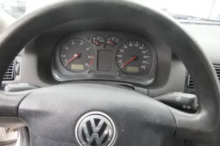 VW Golf 4 Tacho Tachometer Kombiinstrument 268.000km 1J0919860 1,4 16V 75PS 55kw - Bild 1