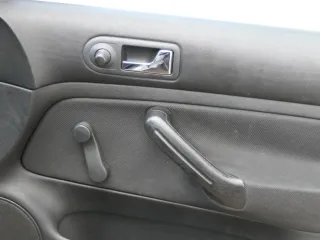 1x Golf 4 Bora Türverkleidung Verkleidung Tür vorne rechts 4/5-Türer schwarz - Bild 2