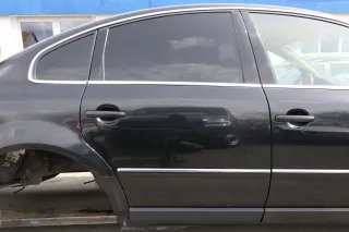 VW Passat 3B 3BG Limousine Tür hinten rechts schwarz LC9Z chrom ohne Anbauteile - Bild 1