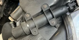 Superb 3U- 1x Düse Scheinwerferreininungsanlage SWR Wischwasser+1x Kappen links - Bild 2
