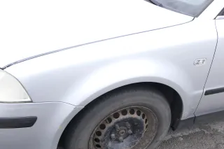 VW Passat 3BG 3B6 Kotflügel vorne links silber LA7W (Blinkerloch) - ROST - Bild 7