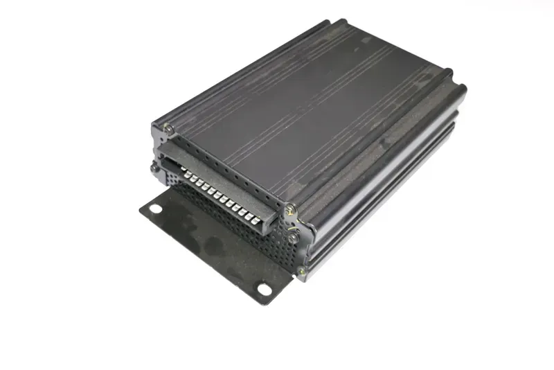 Audi A6 4B Limousine Subwoofer Bassbox Bose Verstärker Endstufe AMP3510C5 - Bild 1