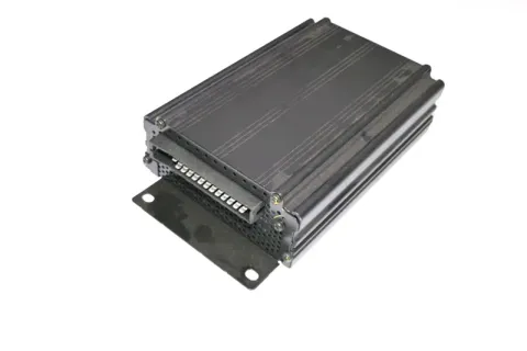 Audi A6 4B Limousine Subwoofer Bassbox Bose Verstärker Endstufe AMP3510C5
