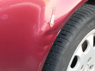 Audi A6 4B Kotflügel vorne links rot LZ3L (bis ca.Mitte 2001 passend   - DELLE - Bild 7