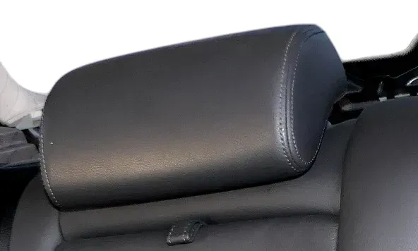 1x Golf 5 V Kopfstütze hinten dunkel hinten mitte mittig - Leder - Bild 1