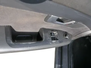 1x A4 8E B6 Türverkleidung Verkleidung Tür vorne links soul schwarz -ohne Schalt - Bild 4