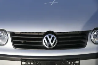 VW Polo 9N Stoßstange Frontstoßstange vorne silber LA7W - Bild 6