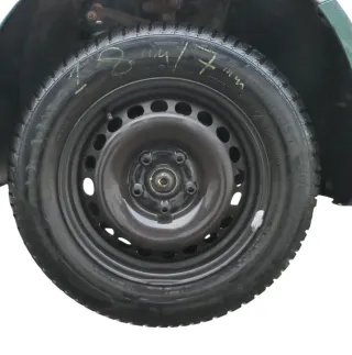 1x A4 B5 A6 4B Passat 3BG Felgen Reifen Winterreifen M+S 195/65 R15 91T 7-8mm VR - Bild 1
