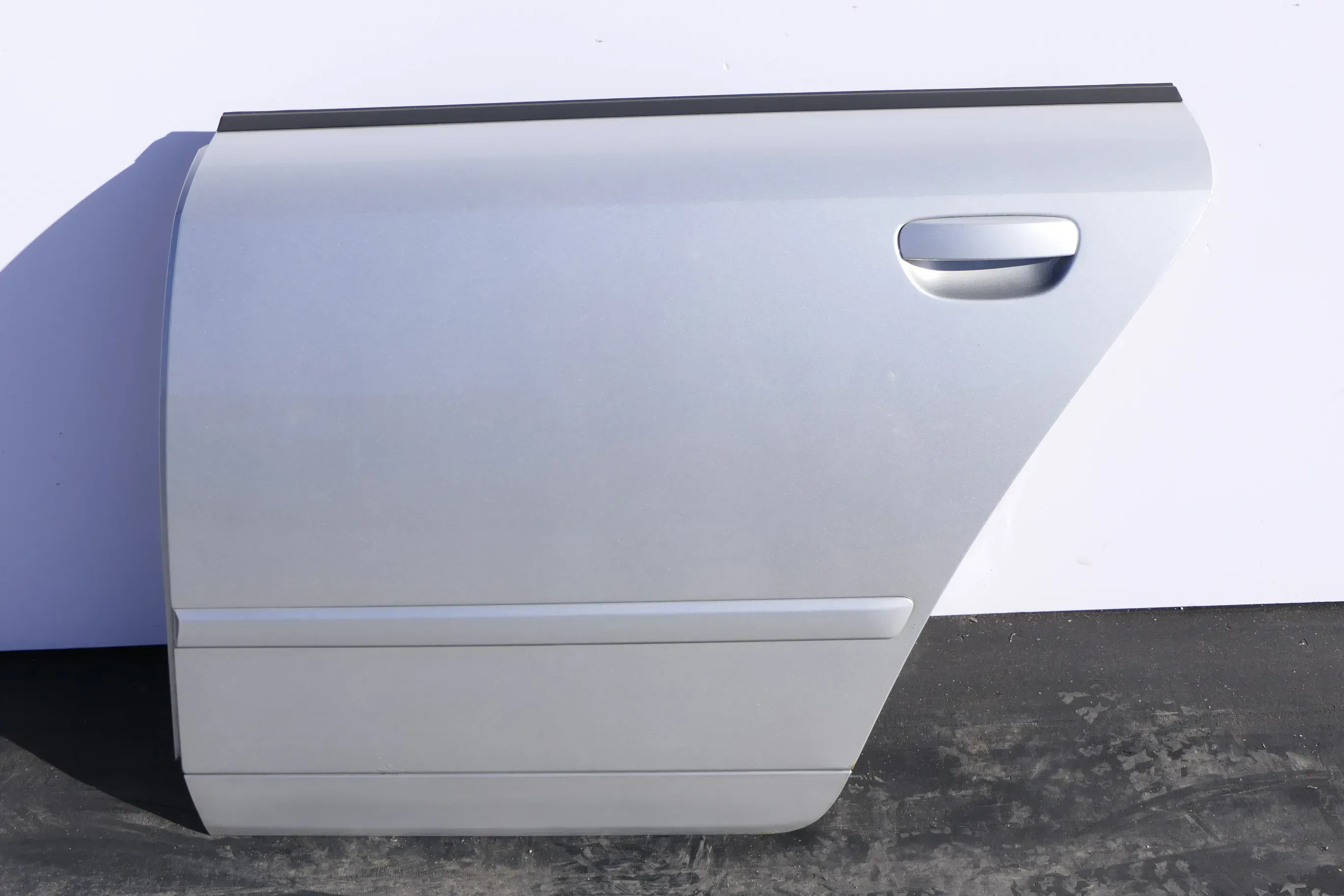 Audi A4 B6 8E nur das Türblatt Tür hinten links silber grau LY7W Kombi Avant cc - Bild 1