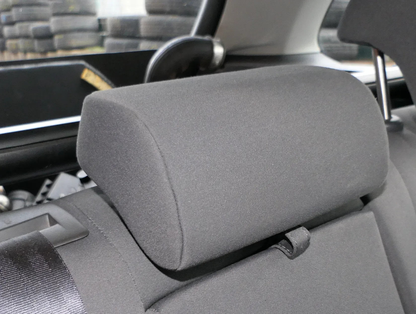 VW Golf 5 Variant 1K5 Jetta 1K Kopfstützen Kopfstütze hinten in der Mitte mittig - Bild 1