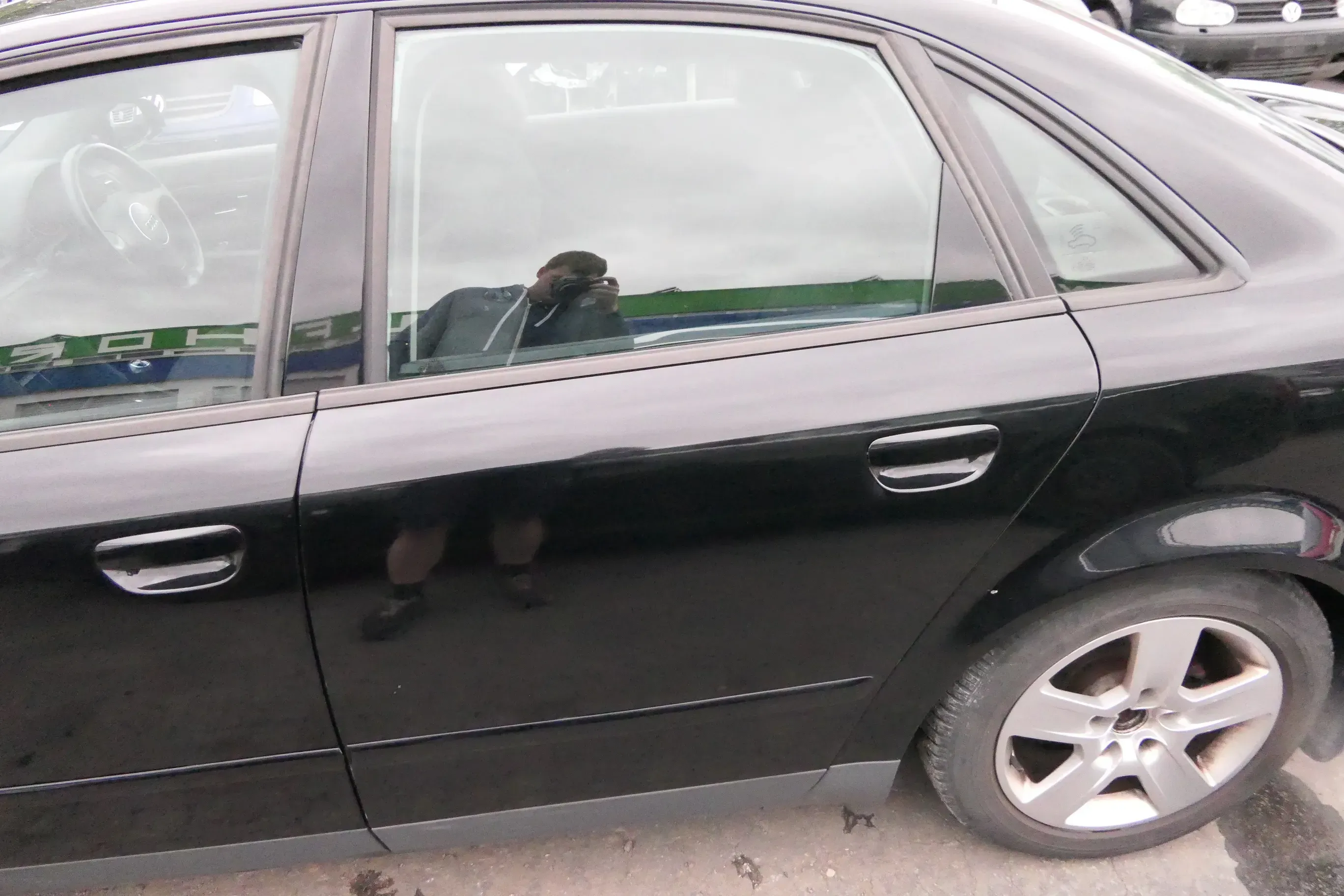 Audi A4 B6 8E Limousine Tür hinten links schwarz LY9B mit Scheibe - Bild 1
