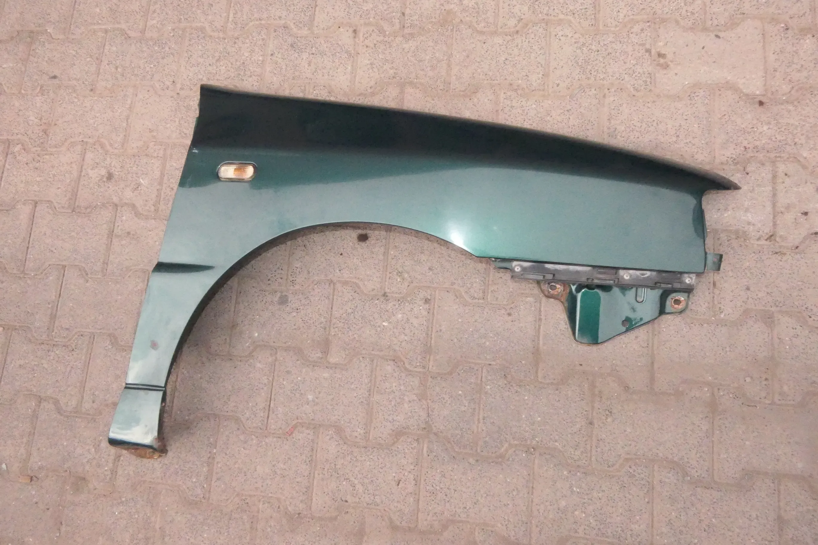 Seat Toledo 1L Kotflügel vorne rechts grün LS6T - Bild 1