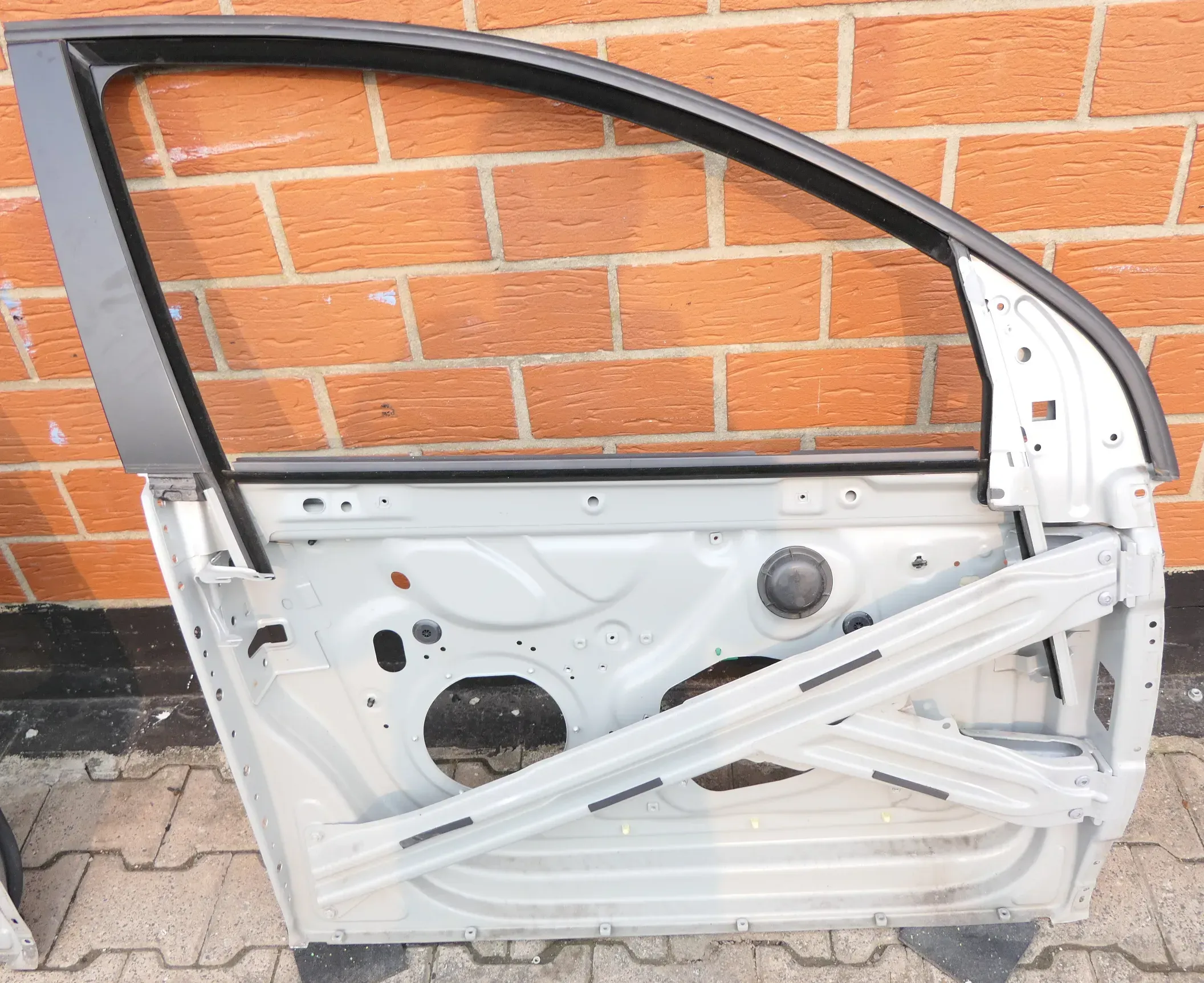 VW Golf 5 V 1K Rahmen Türrahmen vorne rechts Beifahrertür 4/5-Türer silber LA7W - Bild 1