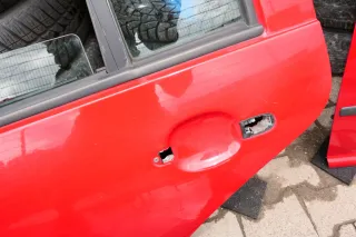 VW Golf 4 Bora Tür hinten links nur Kombi / Variant rot LY3D - Bild 1