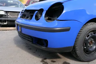 VW Polo 9N Stoßstange Frontstoßstange vorne blau LA5F - Bild 4